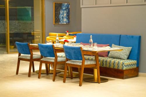 Restaurant, Vivanta Kochi, Aluva in Aluva
