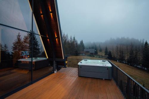 TwoTop-Premium Chalet Villa with mountain view in Piatra-Fantanele