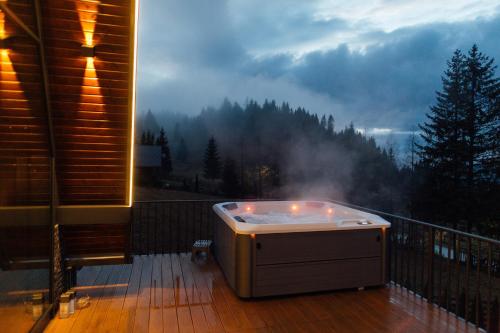 TwoTop-Premium Chalet Villa with mountain view in Piatra-Fantanele