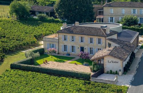 Chateau La Voute in Saint-Etienne-de-Lisse