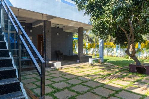 Villa De Aqua ECR 2 with Rain Shower Pool and 4K Cinema in Kuvattur