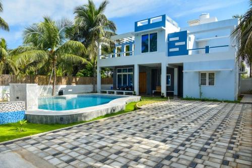 Villa De Aqua ECR 1 with Private Pool and Beach Escape in Kuvattur