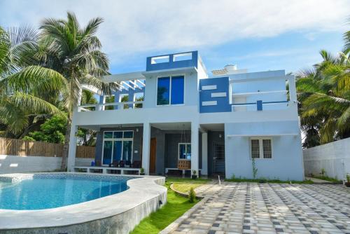 Villa De Aqua ECR 1 with Private Pool and Beach Escape in Kuvattur