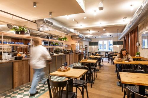 Ételek és italok, MEININGER Hotel Berlin Mitte near Természettudományi Múzeum