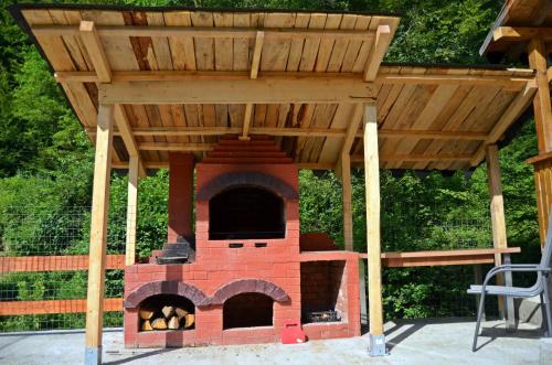 Létesítmények, Casa Noastra in Eselnita