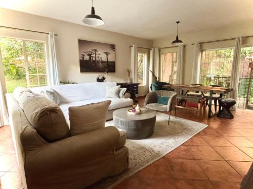 Fig Tree Rock 2-bed, 2-bath villa with garden and parking