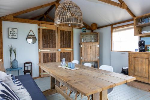 köök, Boerderij Camping NixHoeve in Genderen
