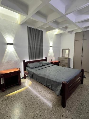 Acogedor Apto San Blas 2 h 1 b – khách sạn tại El Vinedo Valencia