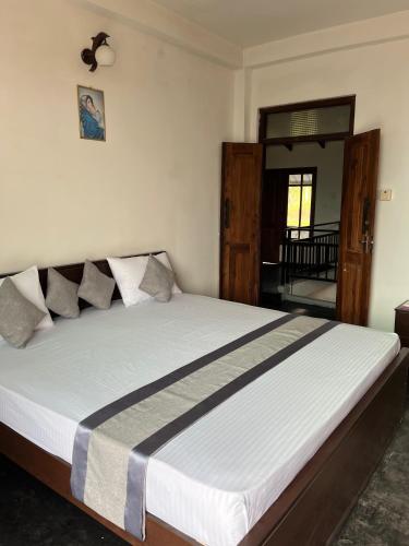 Rock House Villa in باليكيلي