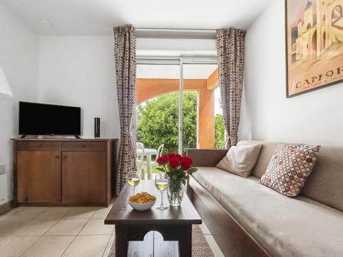 Appart avec terrasse, piscine et parking – khách sạn tại Belaye