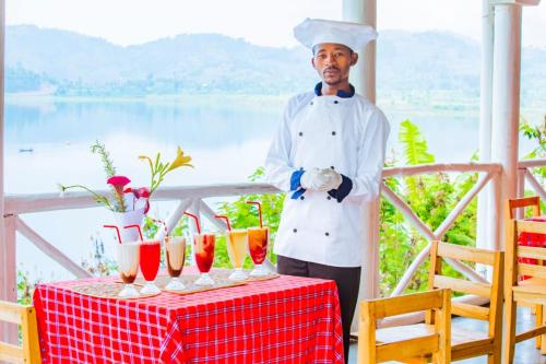 餐飲服務, INEZA Guest House in 魯亨格里
