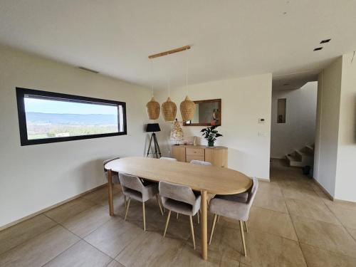 Villa familiale climatisée avec piscine (Villa familiale climatisee avec piscine) in Marsanne