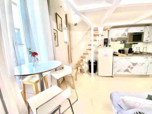 Small Duplex - Downtown - Close to Beaches