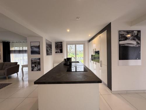 virtuve, Arnage Corner Lodge - Circuit 24h du Mans in Monce-en-Belin