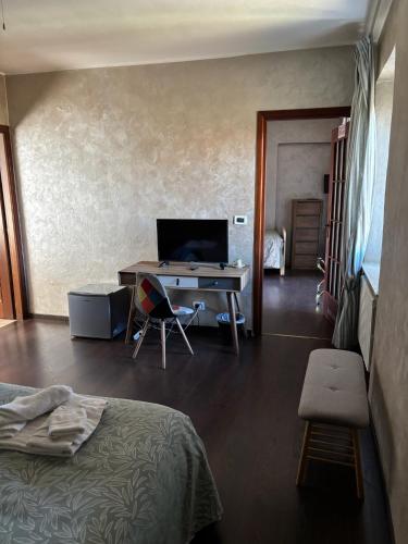 5 twin beds