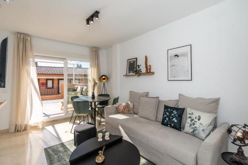 Apartment in Casares Costa, 50 mts from the beach – khách sạn tại Marina de Casares