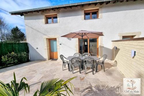 Parenthèse en Dombes Maison au calme avec jardin (Parenthese en Dombes Maison au calme avec jardin) in Villars-les-Dombes