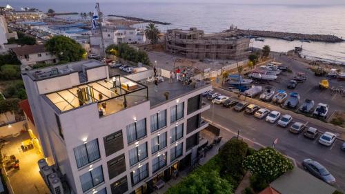 מלון המעפילים נהריה HaMaapilim Hotel Nahariyya in นาฮารียา