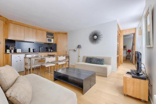 Luxury Apartment Saint Honore Champs Elysees