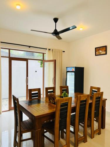 Grand Seven Guest & Restaurant in Ampara