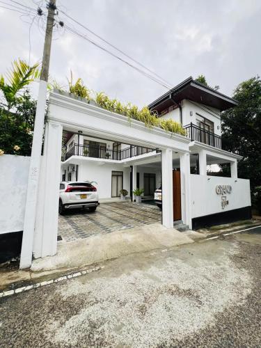 Grand Seven Guest & Restaurant in Ampara