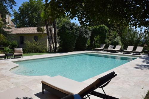 Peldbaseins, Château Bellefont Vines Pool and Tennis (Chateau Bellefont Vines Pool and Tennis) in Saint-Laurent-des-Combes