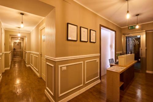 DEM Hotel - image 35