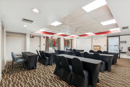 Ramada by Wyndham Temple Terrace/Tampa North - image 13