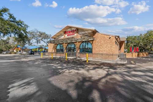 Exterior view, Ramada by Wyndham Temple Terrace/Tampa North in Temple Terrace