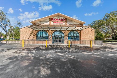 Ramada by Wyndham Temple Terrace/Tampa North in Tampa, USA