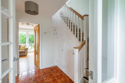 Ieeja, Swift Host - Watermeadow - Sleeps 5 - Parking - Garden - Dereham in Elsinga