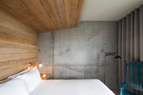 Classic Queen, Bergerie Building