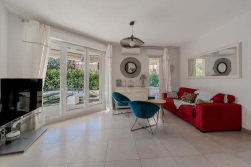 Cannes proche Croisette et plages - 2 pièces avec terrasse, jardin privé et parking