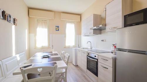 The Modern Stay - with Terrace, Wi-Fi, Parking Lot in Serravalle Pistoiese