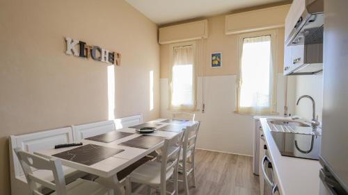 The Modern Stay - with Terrace, Wi-Fi, Parking Lot in Serravalle Pistoiese