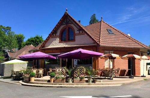 Au Petit Chateau les Bains a Thermen Morvan in Moulins-Engilbert