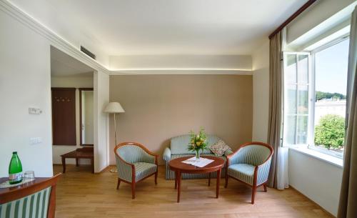 Premium Suite with Garden View