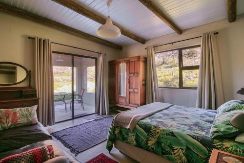 Tranquil Olive Grove Stay with Karoo Mountain Views in Laingsburg