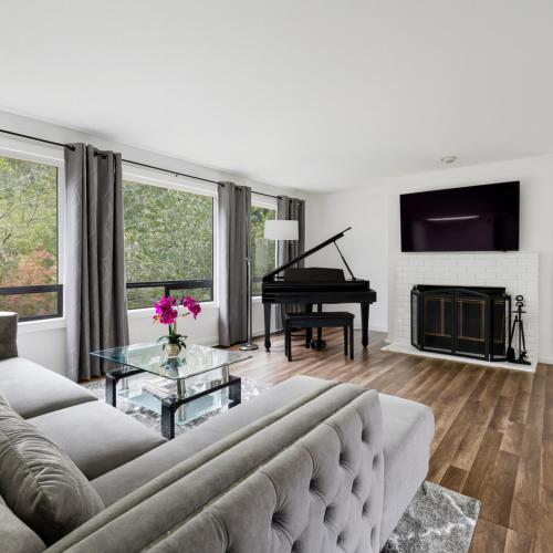 Remodeled, Spacious, Modern Retreat 5 Br, 3ba, 2kit - Edmonds, WA