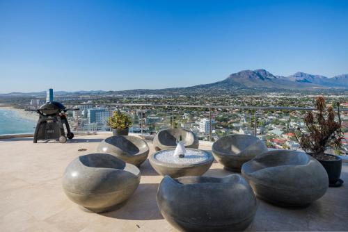 Hibernian Main Penthouse 2100 – khách sạn tại Helderberg