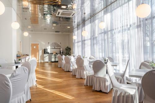 Food and beverages, Hotell Tammsaare in Parnu