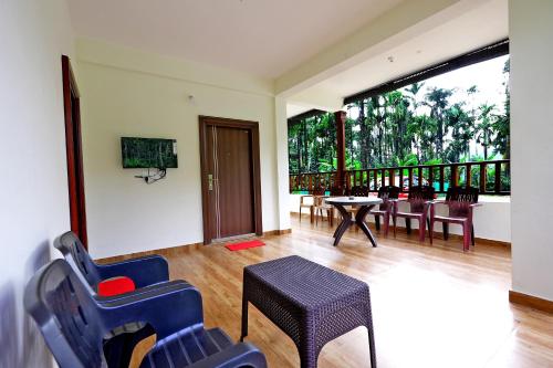 Dadad Gadde Nature Stay - Estate, Home Food, Near to Falls & Sightseeing in Bugadahalli