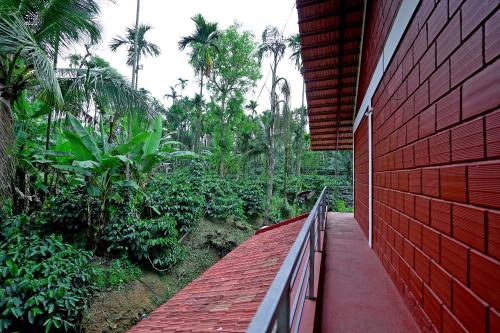 Dadad Gadde Nature Stay - Estate, Home Food, Near to Falls & Sightseeing in Bugadahalli