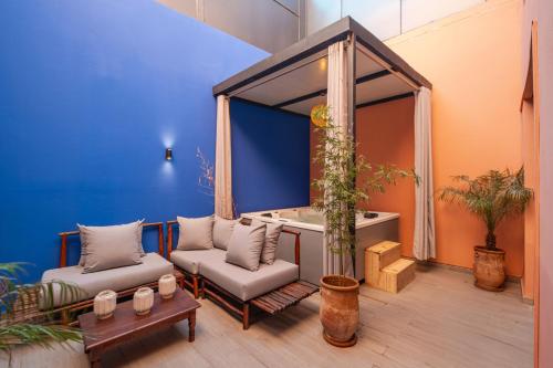 Jacuzzi prive et Duplex Premium en plein Gueliz - image 4