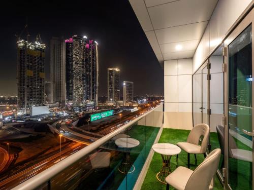 Contemporary Luxury One-Bedroom Residence - image 6