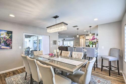 Elegant Holiday Escape w Lanai and Heated Pool in Holiday (FL)