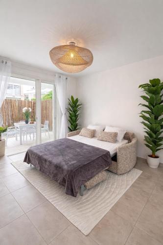 Joli appartement T2 lumineux avec terrasse - plage à 5 minutes (Joli appartement T2 lumineux avec terrasse - plage a 5 minutes) in Berard