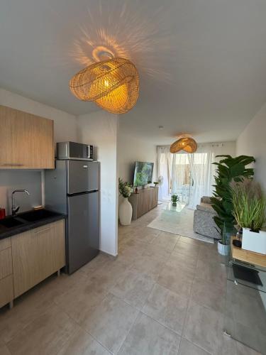 Joli appartement T2 lumineux avec terrasse - plage à 5 minutes (Joli appartement T2 lumineux avec terrasse - plage a 5 minutes) in Berard