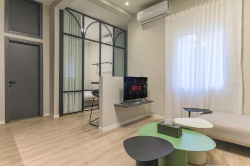 Maison Coral 2BR Apartment In Mar Mikhael - image 10
