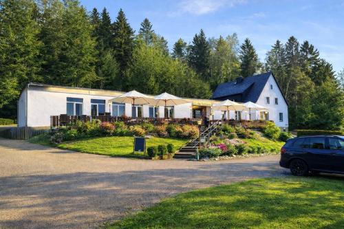 Pension und Berggasthaus Kapellenstein am Knochen in Geyer, Deutschland